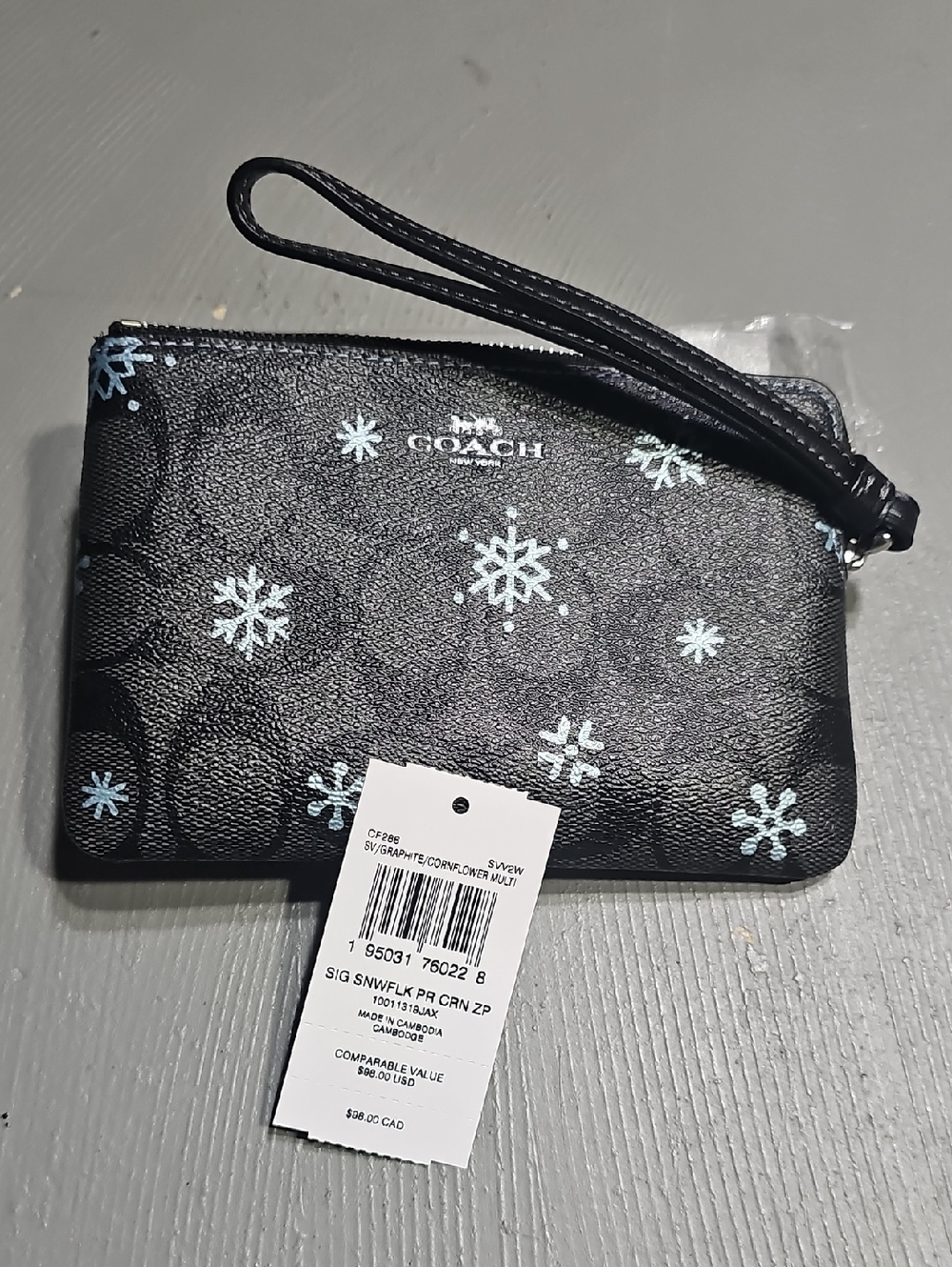 Coach CF286 Corner Zip Wristlet Signature Snowflake Print  Silver Graphite NWT